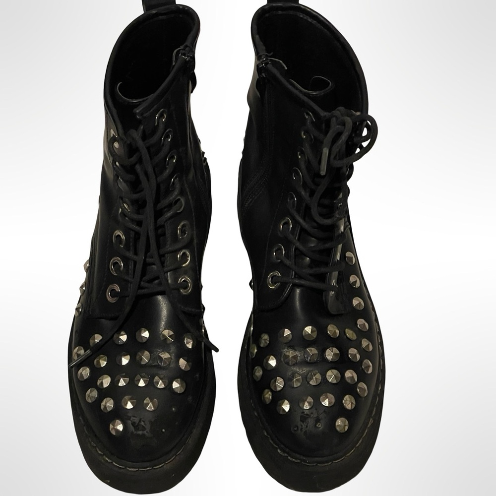 Steve Madden Studded Black Platform Boots size 8 - Picture 2 of 6
